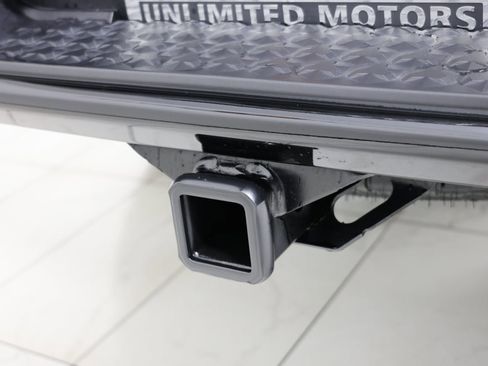 Used 2024 GMC Canyon AT4 w/ AT4 Premium Package image 17