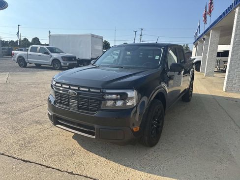 Used 2024 Ford Maverick Lariat w/ Black Appearance Package image 3