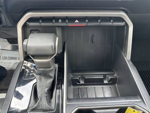 Used 2022 Toyota Tundra SR5 w/ SR5 Convenience Package RWD image 21