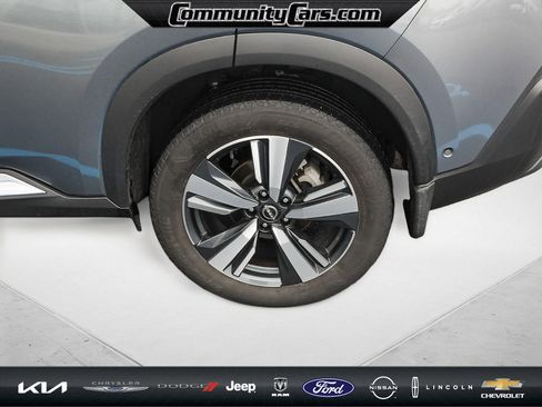 Used 2023 Nissan Rogue SL w/ SL Premium Package image 5