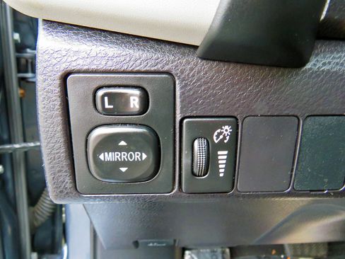 Used 2017 Toyota Corolla LE w/ Carpet Mat Package (TMS) image 24