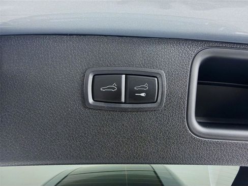 New 2026 Porsche Macan image 24