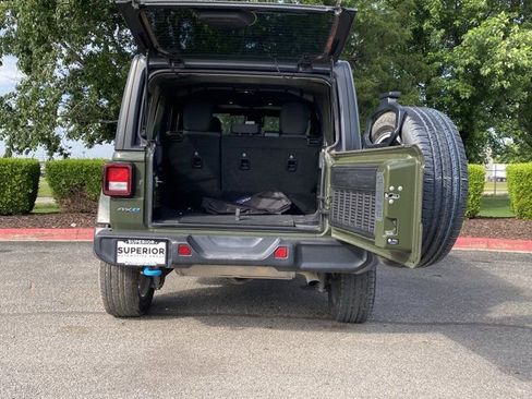 Used 2024 Jeep Wrangler Unlimited AWD/4WD image 7