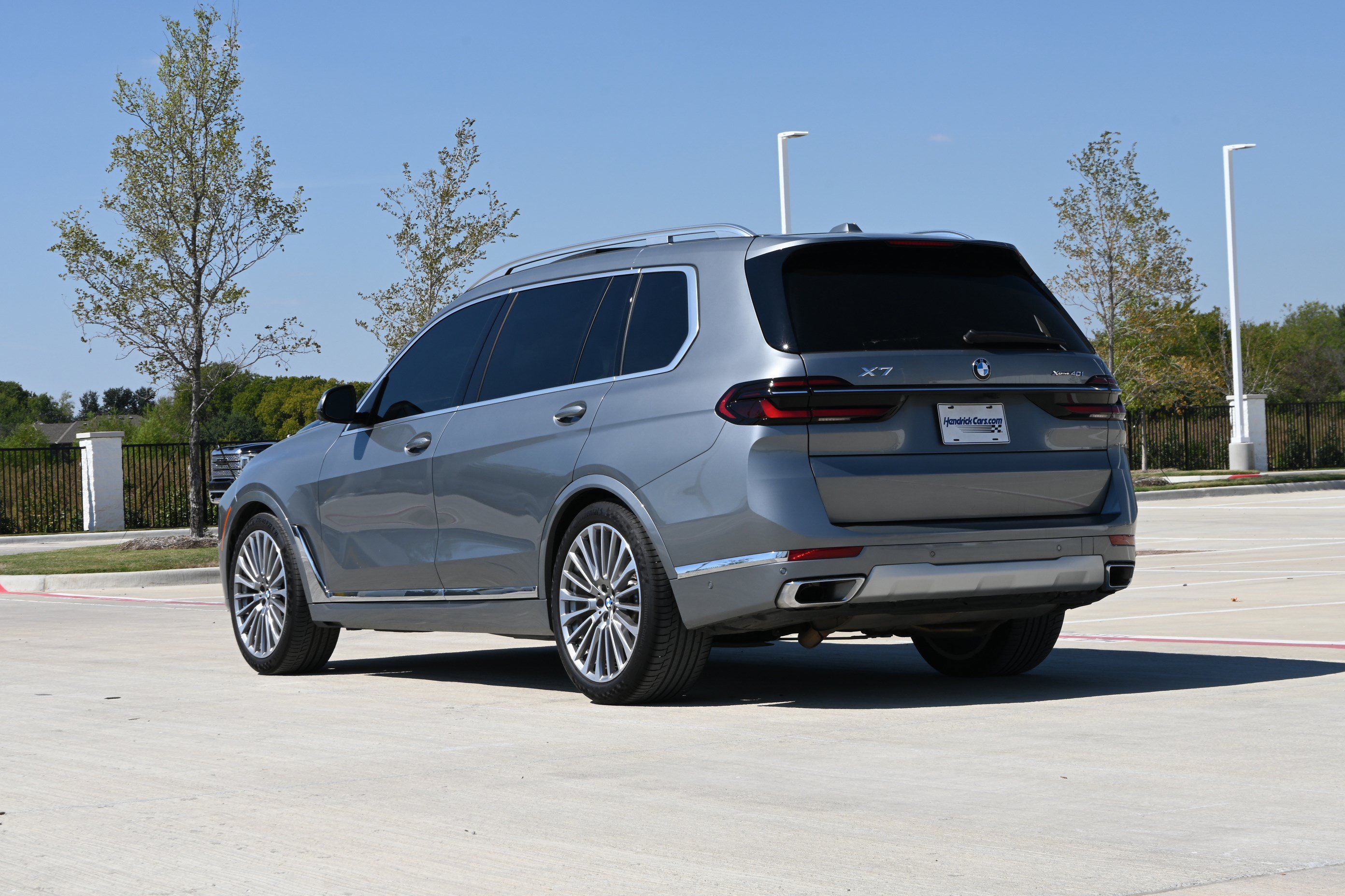 Certified 2025 BMW X7 xDrive40i w/ Parking Assistance Package AWD/4WD image 6