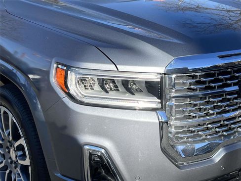 Used 2021 GMC Acadia Denali w/ Denali Ultimate Package image 10