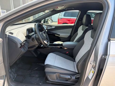 Certified 2025 Volkswagen ID.4 Pro AWD/4WD image 11