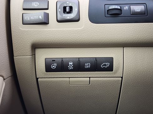 Used 2014 Lexus LX 570 4WD image 27