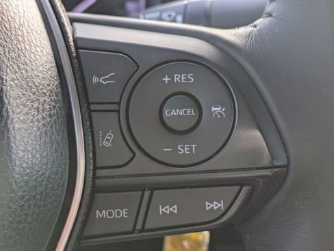 Used 2019 Toyota Camry L image 21