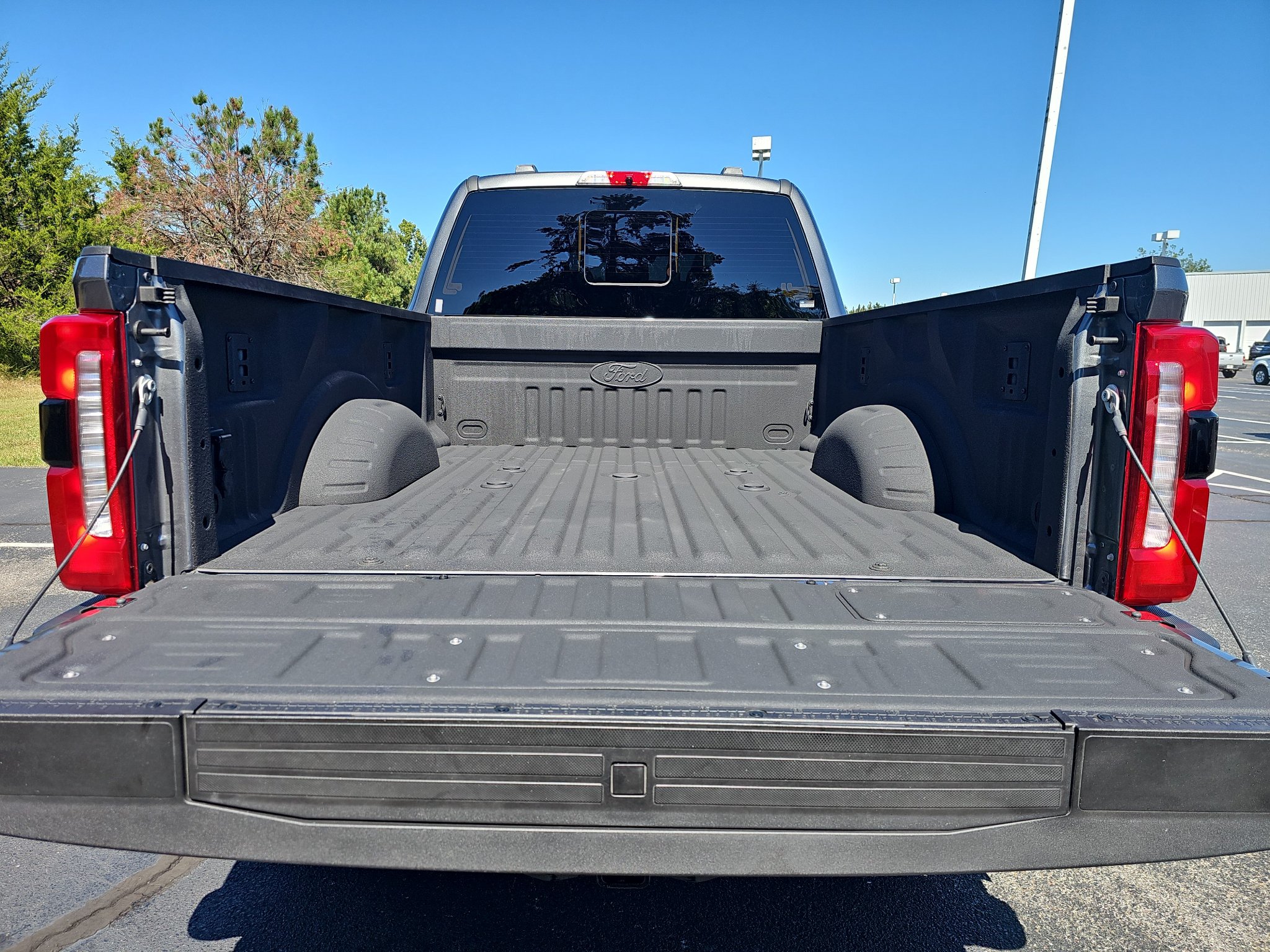 Used 2026 Ford F250 Lariat w/ Black Appearance Package AWD/4WD image 22