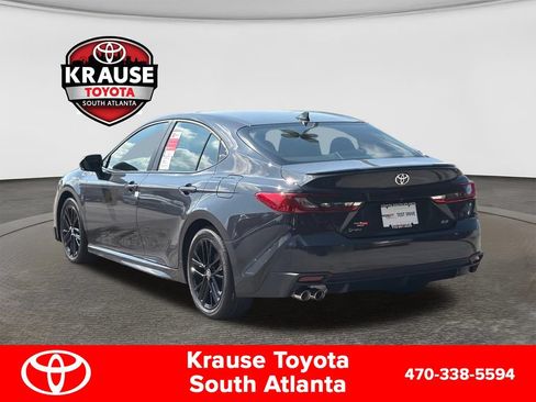 New 2026 Toyota Camry Hybrid FWD image 7