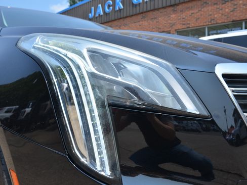 Used 2018 Cadillac XTS Luxury AWD/4WD image 8