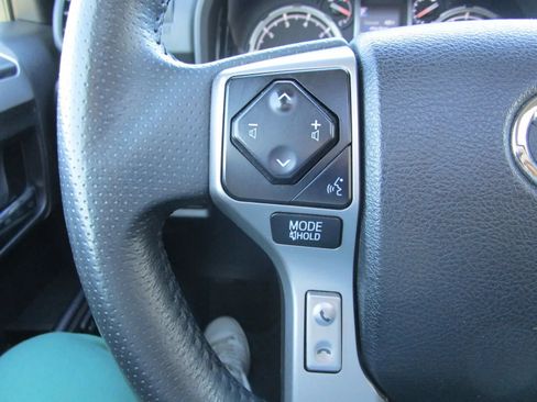 Used 2022 Toyota 4Runner Limited AWD/4WD image 27