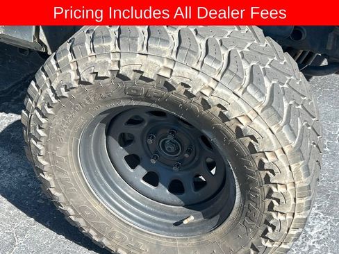 Used 2018 Jeep Wrangler Unlimited Sport w/ Connectivity Group AWD/4WD image 2