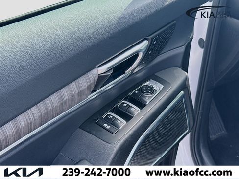 Certified 2024 Kia Telluride SX Prestige w/ Towing Package image 25