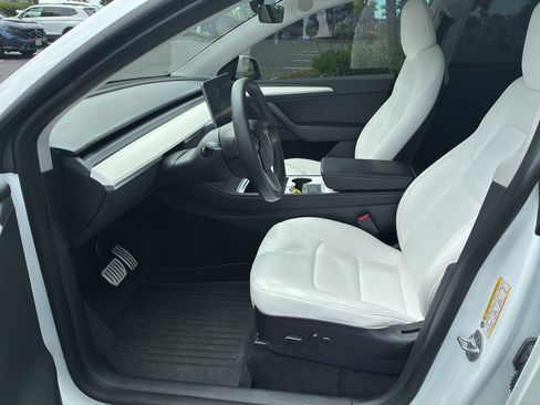 Used 2022 Tesla Model Y Performance AWD/4WD image 15