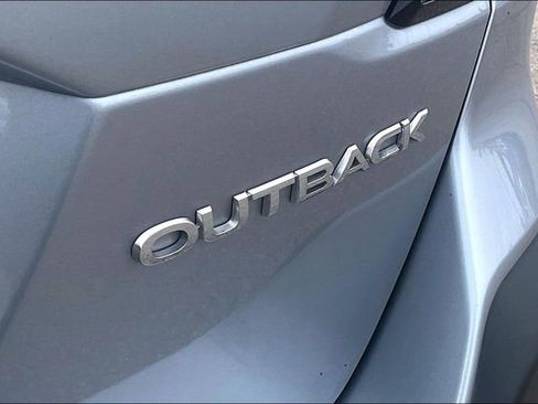 Used 2025 Subaru Outback Premium AWD/4WD image 8