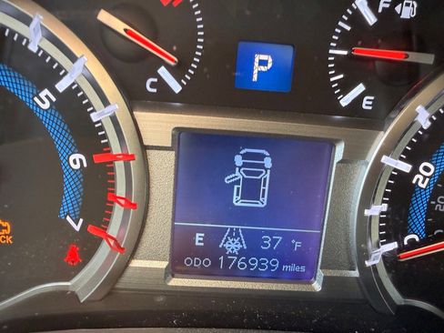 Used 2016 Toyota 4Runner Limited image 14