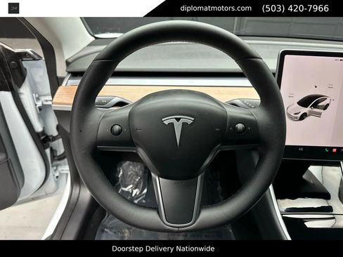 Used 2020 Tesla Model 3 Standard Range Plus RWD image 24