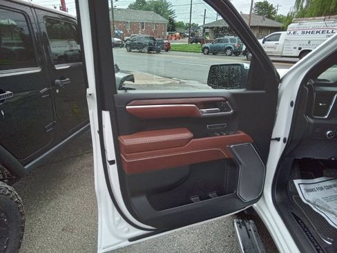 Used 2023 GMC Sierra 1500 Denali Ultimate AWD/4WD image 14