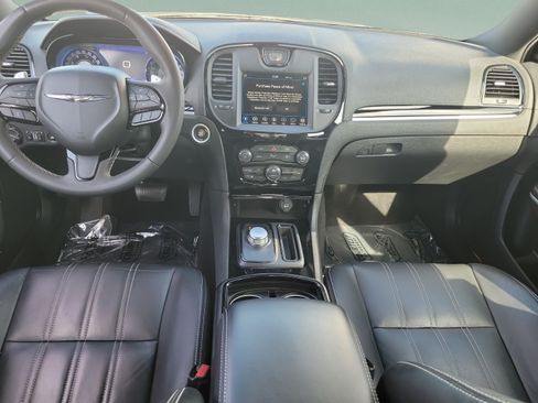 Used 2023 Chrysler 300 S RWD image 9