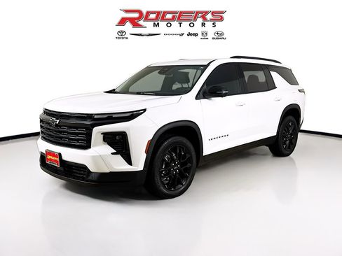 Used 2024 Chevrolet Traverse LT w/ Midnight/Sport Edition image 3