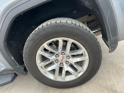 Used 2019 GMC Sierra 1500 SLT w/ SLT Premium Plus Package AWD/4WD image 9
