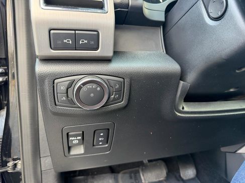 Used 2020 Ford F150 Platinum w/ Equipment Group 701A Luxury image 33