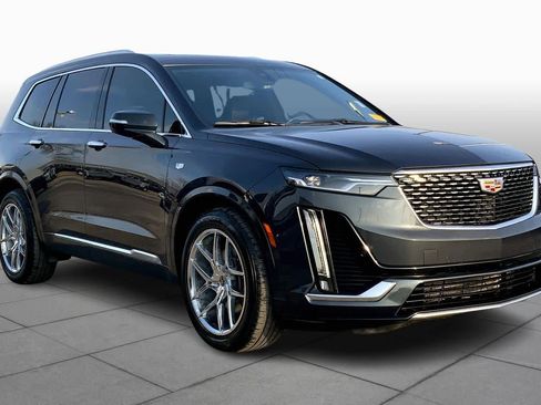 Used 2023 Cadillac XT6 Premium Luxury image 3