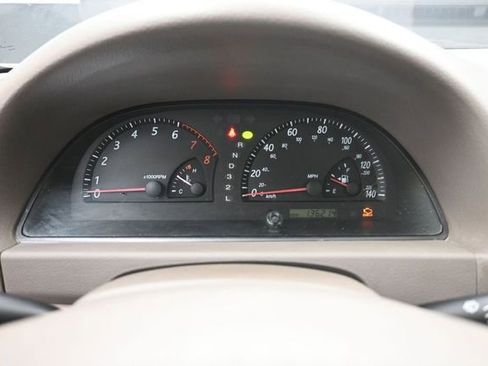 Used 2004 Toyota Camry XLE FWD image 10
