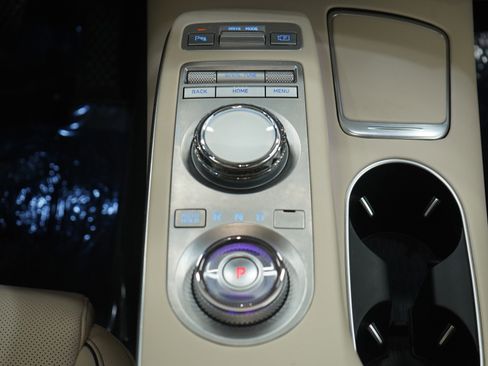 Used 2024 Genesis GV70 2.5T Advanced w/ Advanced Package image 19