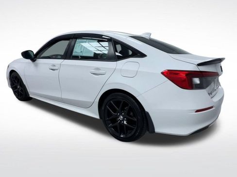 Used 2023 Honda Civic Sport image 8