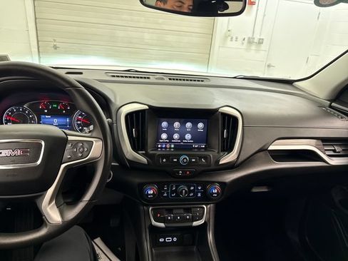 Used 2024 GMC Terrain SLE w/ Driver Convenience Package AWD/4WD image 13