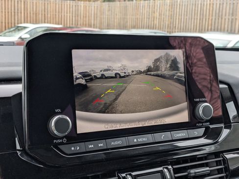 New 2025 Nissan Pathfinder SV w/ SV Premium Package image 11