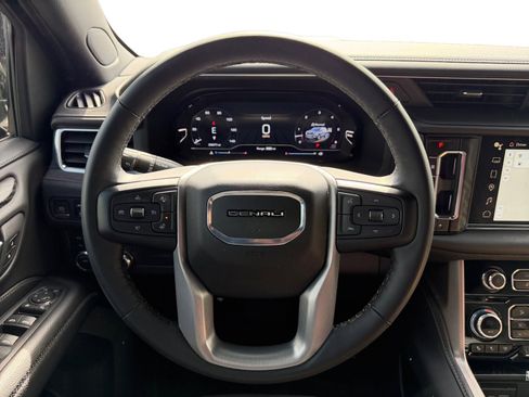 Used 2024 GMC Yukon XL Denali AWD/4WD image 15