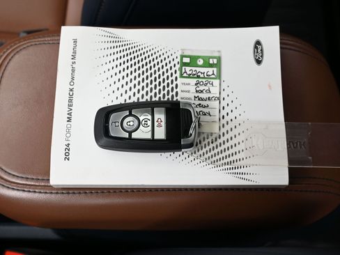 Used 2024 Ford Maverick Lariat image 20