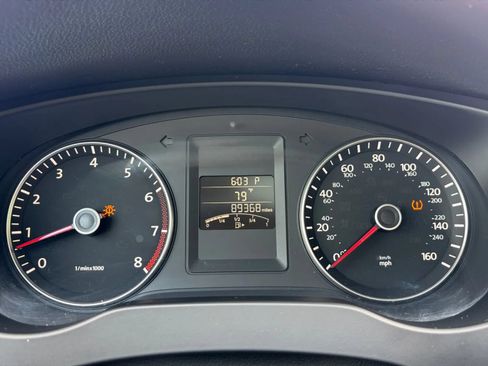 Used 2013 Volkswagen Jetta SE FWD image 30