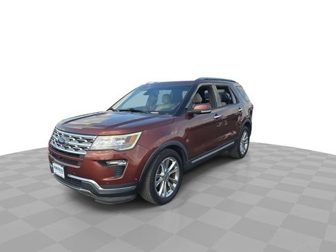 Used 2018 Ford Explorer Limited w/ Equipment Group 301A FWD image 4