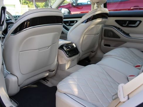 Used 2022 Mercedes-Benz S 500 4MATIC image 24