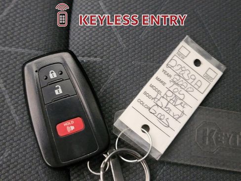 Used 2020 Toyota RAV4 XLE image 30