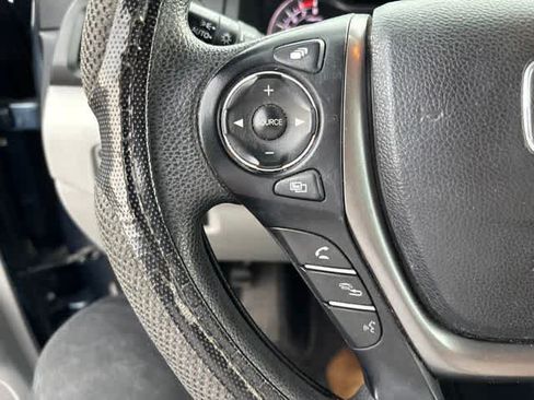 Used 2017 Honda Pilot EX image 11