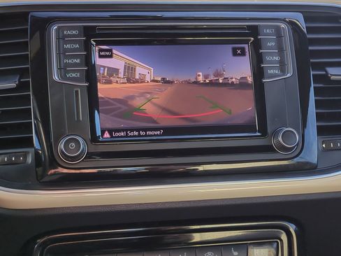 Used 2019 Volkswagen Beetle 2.0T S image 26