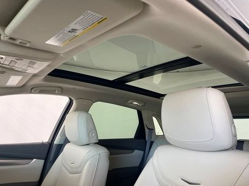 Used 2025 Cadillac XT5 Premium Luxury AWD/4WD image 44