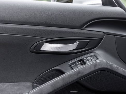 Used 2020 Porsche 718 Cayman GT4 RWD image 32