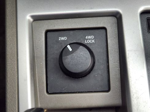 Used 2009 Dodge Nitro SE image 27