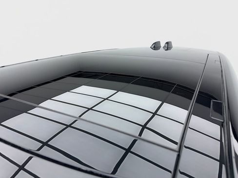 Used 2024 Land Rover Range Rover Long Wheelbase SE image 13