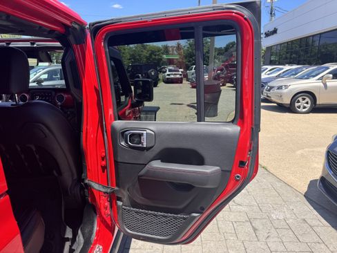 Used 2021 Jeep Gladiator Rubicon AWD/4WD image 24