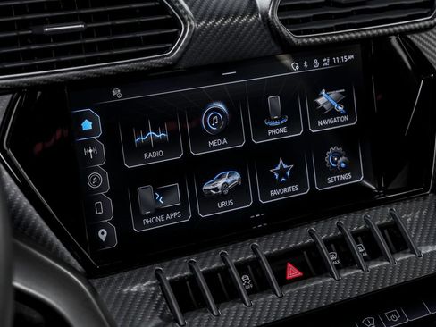 Used 2023 Lamborghini Urus Performante AWD/4WD image 25