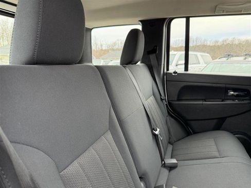 Used 2012 Jeep Liberty Sport image 17