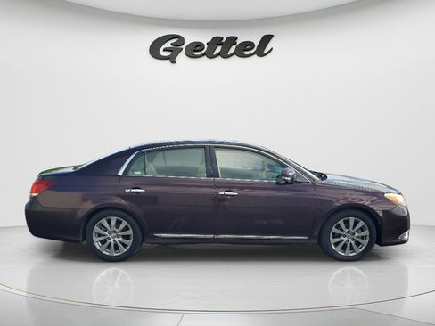 Used 2011 Toyota Avalon Limited FWD image 3