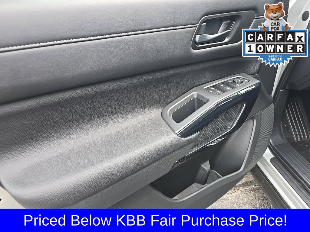 Used 2025 Nissan Pathfinder S AWD/4WD image 15